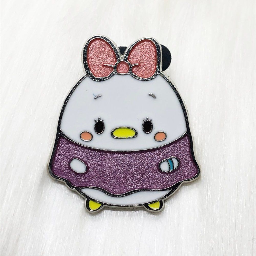 🔮 5/$25 Disney Daisy‎ Duck Ufufy Pin